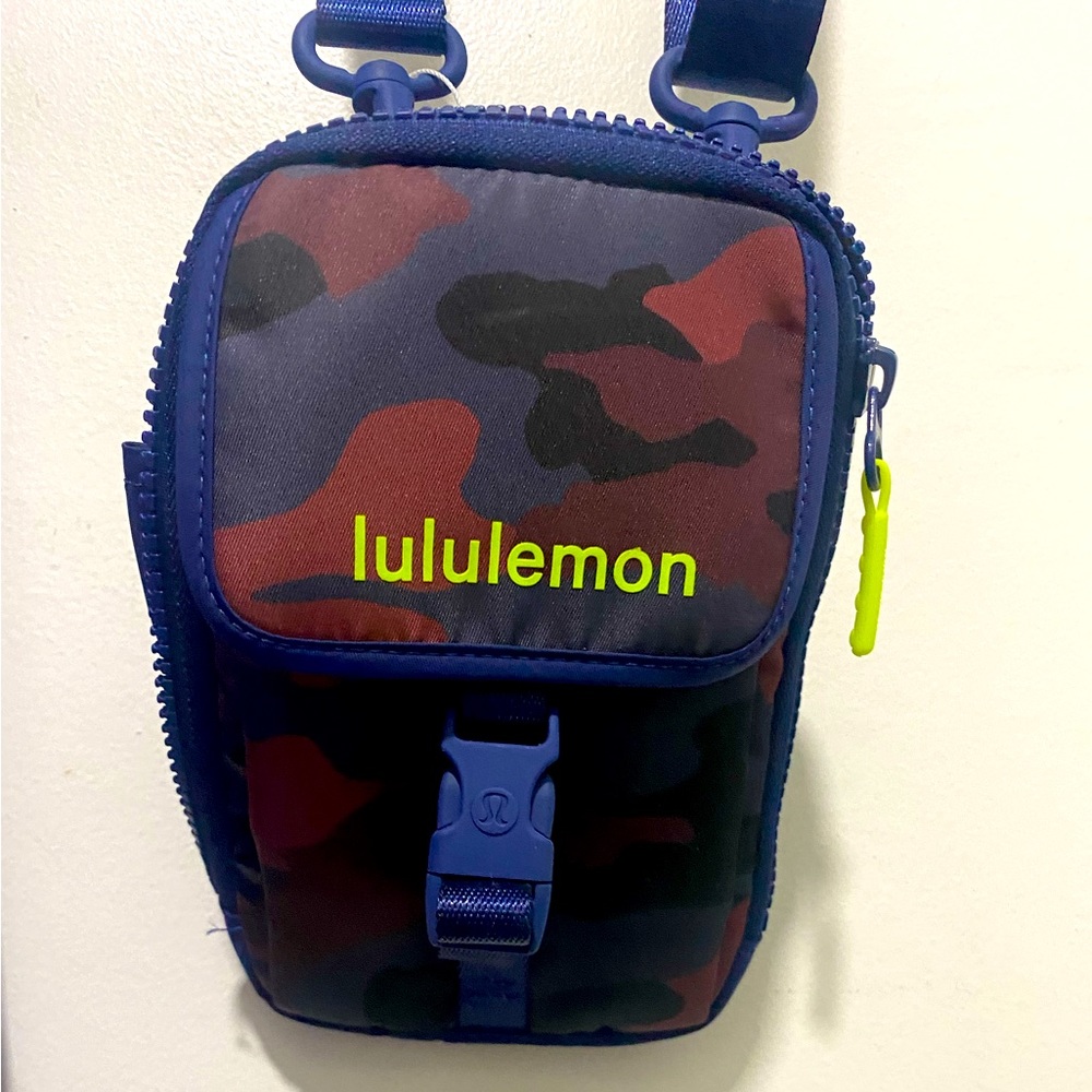 Lululemon crossbody bag. Excellent condition.  NWOT